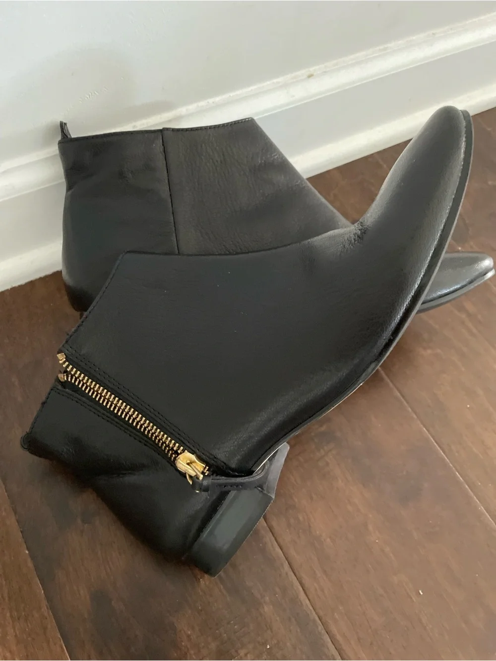 Cole Haan Belmont Leather Ankle Boots Sz 8.5 Black Preppy Minimalist Low Profile
